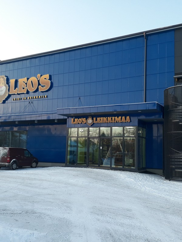 Julkisivupeltityöt